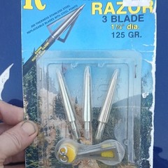 Barrie Archery Razor 3 Blade Broadhead 125 Grain 1 1/4″ Silver RMH3B