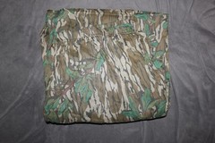 Archery Lot about 200 Fletchings , Broadheads, Mossy Oak Pants and Fletching Jig