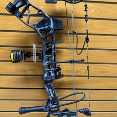 Item 3892 – Bear Archery Compound Bow – Legit Maxx RTH – RH – #70 – Shadow