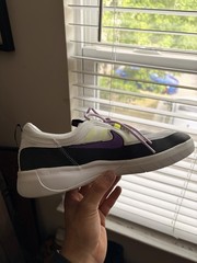 Nike SB Nyjah Free 2 White Black Wild Berry Skateboarding Shoes US 9.5