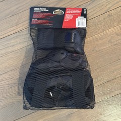 Eight Ball Multi-Sport Protective Knee, Elbow, and Wrist Guards Age 8+ – New