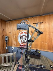 Hoyt Alpha X 33 Bow. RH 60-70lbs Trophy Ridge Propel rest & React 4. Shrewd