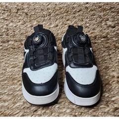 Roller Skate Shoes Kids Fashion Unisex Sport Sneaker Black & White Size 2.5 US