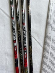 6 Easton Blood Line Carbon 330 9.4 GPI Blazer Vanes 32″ Uncut Black/White New