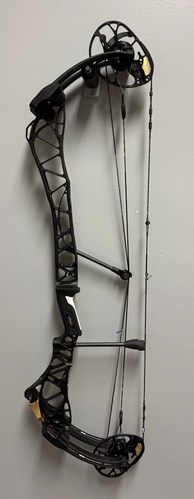 Mathews Title 36 Gen 2 RH Black 26.5″ 55# 80% Let Off Gas System X + Stabilizers