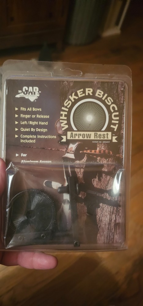NEW IN PACKAGE Carolina Archery Products Whisker BIscuit Rest