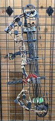 Martin Phenix Inferno 33 RH Compound Bow With Accessories