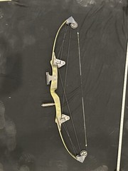 Vintage Bear Whitetail Hunter Compound Bow Left Hand 50 Inches Camo