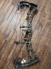 Bowtech Solution LS – Right Hand – 70lbs – 24.5″-30″ – Tac GREEN