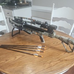CenterPoint CP400 Hellcat Camo Crossbow 400fps 200lb w/ 3×32 Scope & Bolts