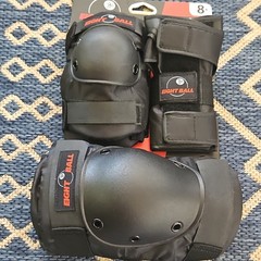 NEW Eight Ball Multi-Sport Knee Elbow Wrist Pad Set Black Ages 8+