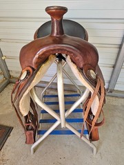 A Good Used 17″ Brown Color Simco Pleasure Trail Saddle #8250