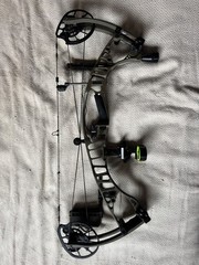 Hoyt VTM 31 RH 70# WILDERNESS 28DL