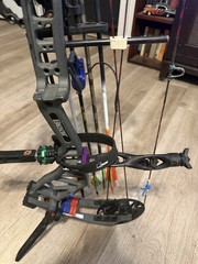 Bear Archery Whitetail Legend Pro EKO Rt Hand 70 Lbs Set Currently At 27.5 Draw