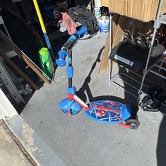 Huffy Marvel Spider-Man 3-Wheel Kick Scooter Adjustable Handlebar Blue/Red/Black