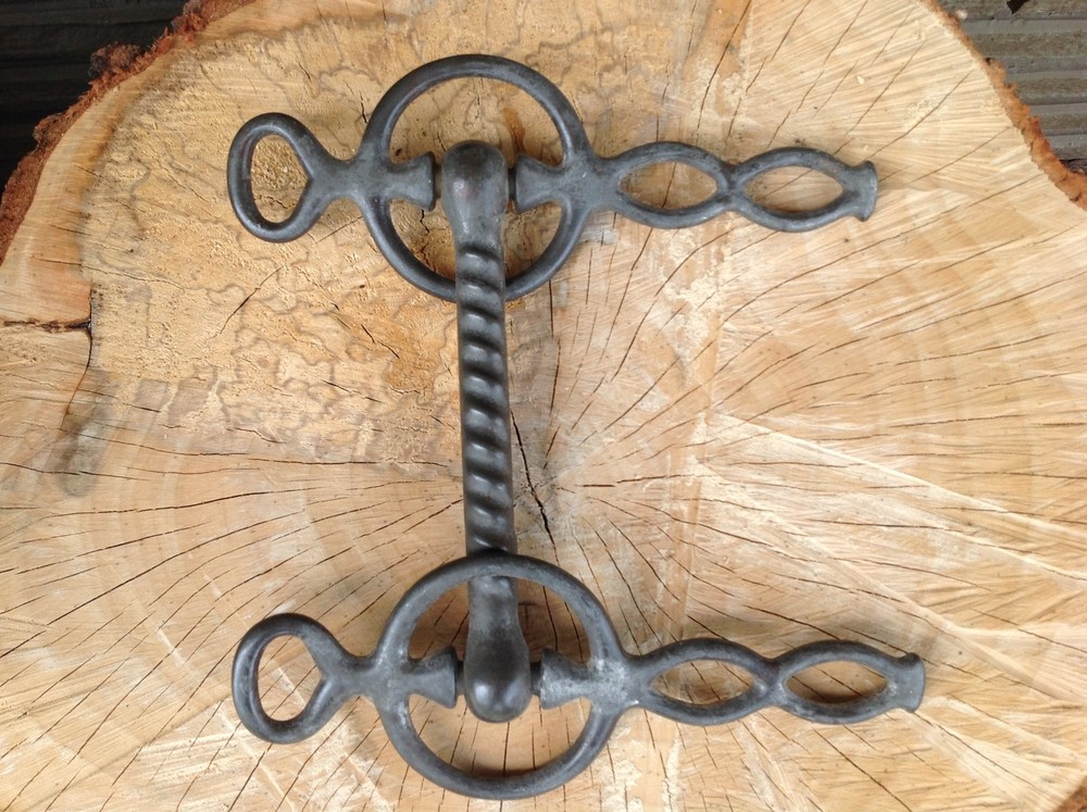 Antique iron twisted driving horse bit, 100+ years old, good condition