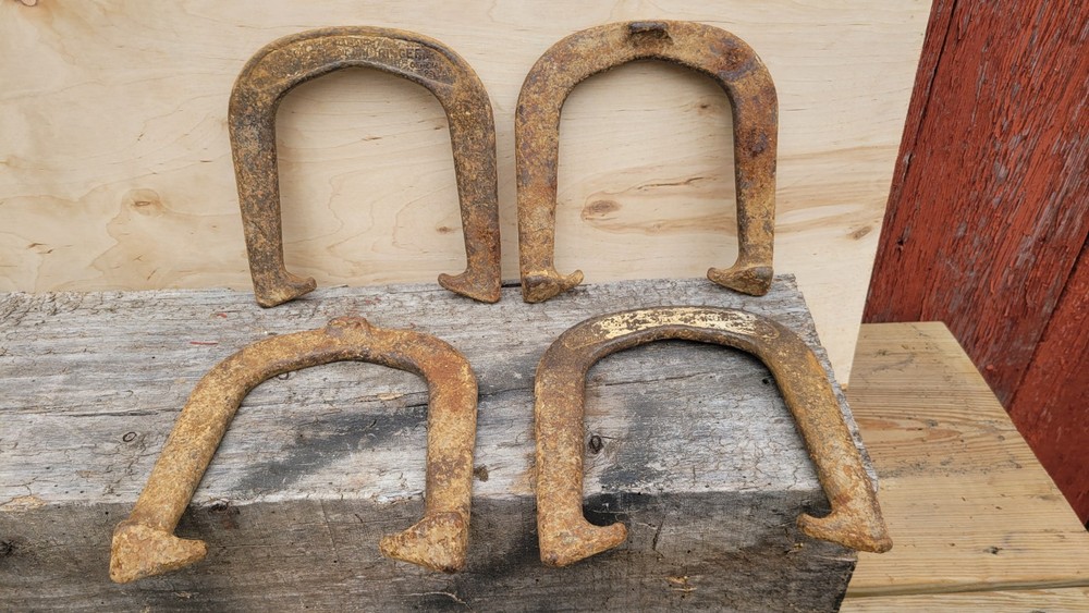 VINTAGE Official Diamond Duluth Super Ringer 2 1/2 lbs Horseshoes Set of 4