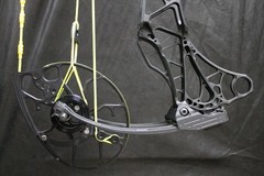 Mathews Lift 29.5 – Black – 55# – 25″ – Flo Yellow Strings – 3/16″ Total Peep