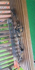 Horton High Country Camouflage Compound Bow/W Quiver and Bolts, Suitable for Men