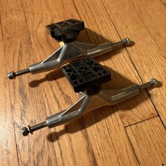 NOS Vintage 1980s Variflex Trucks W/Cloud Bushing skateboard pair 2