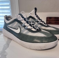 Nike SB Nyjah Free 2 Premium Skateboarding Shoes Green/White, Men’s US 11.5
