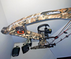 Mathews Z7 Bow, Leupold Vendetta Laser rangefinder, IQ sight, 29.5 Draw