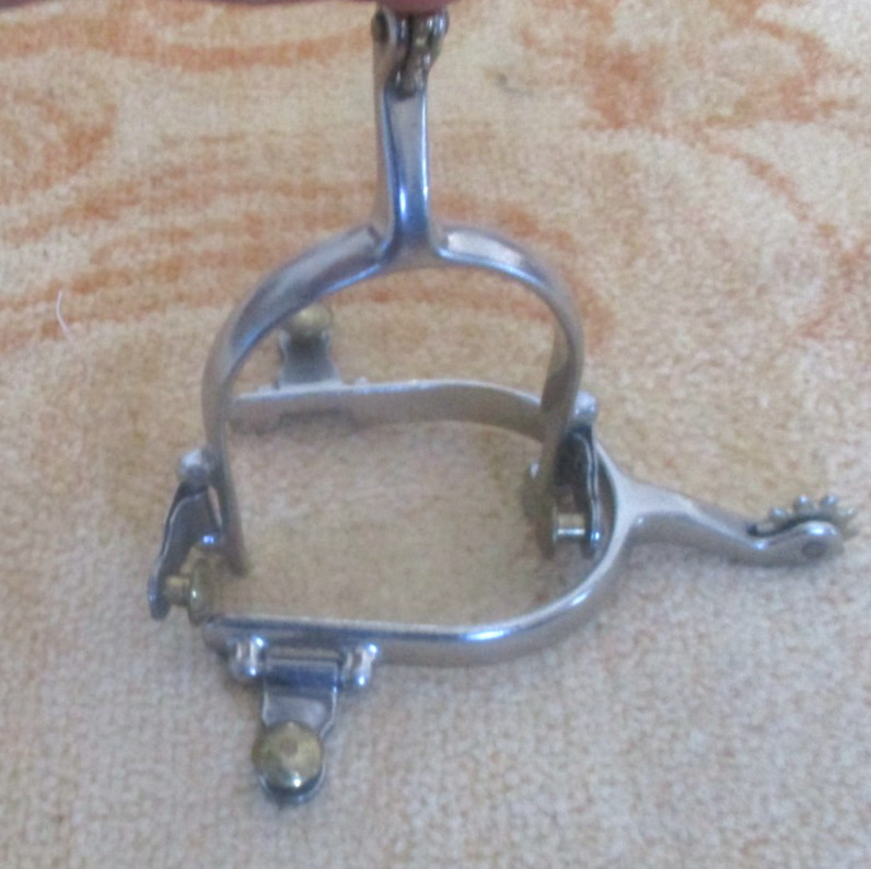 2 1/2″ WESTERN SPURS WITH SPINNING BRASS ROWELS