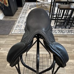 Custom Saddlery Black English Saddle for Horse