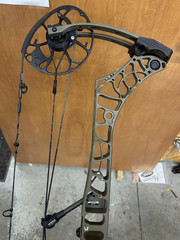Mathews V3X 29 Compound Bow RH 27″ 70lb Ambush Green 4430776
