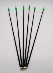 Carbon Arrows with fletching and field points – Qty 6 – 31″ – Unbranded – New