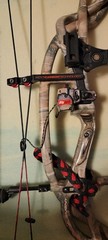 Hoyt Carbon Element RKT Compound Bow 60-70 lbs 24.5-30 in Camo Right Hand 32 in