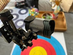 Archery: Right Hand Sureloc Surpeme Compound Sight Rail (UV3 scope not included)