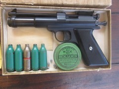 PLAINSMAN CO2 GAS PISTOL .22 CAL CHALLENGER ARMS CO.