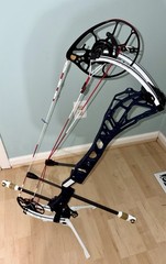 1776 Mathew’s ARC 34 limited Right Hand Compound Bow Bundle