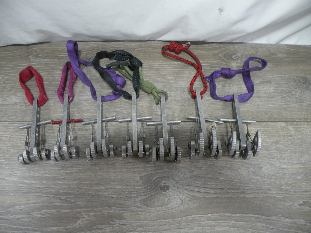 Vintage Ridged Wild Country Friend Climbing Cams Lot – Sizes 1.5,2,2,2,2.5,3,3