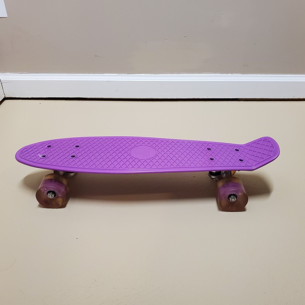 BELEEV Skateboard Mini Cruiser With Light-Up LED Wheels