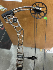 Mathews No Cam HTX Compound Bow RH 29″ 70lb Lost XD New! 1828243