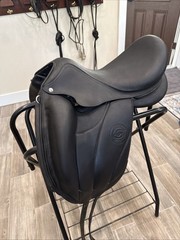 New Forrester Saddle 17.5 2023 Black Leather Strap Made In France