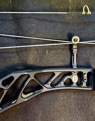 Elite Remedy Black Compound Bow 50-60 Lbs. Right Hand 24″ To 31″ Draw Length