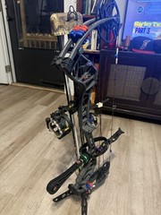 Bear Archery Whitetail Legend Pro EKO Rt Hand 70 Lbs Set Currently At 27.5 Draw