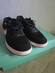 Nike SB Alleyoop (GS) US 7Y UK 6 EUR 40 black with white Skateboarding Shoes