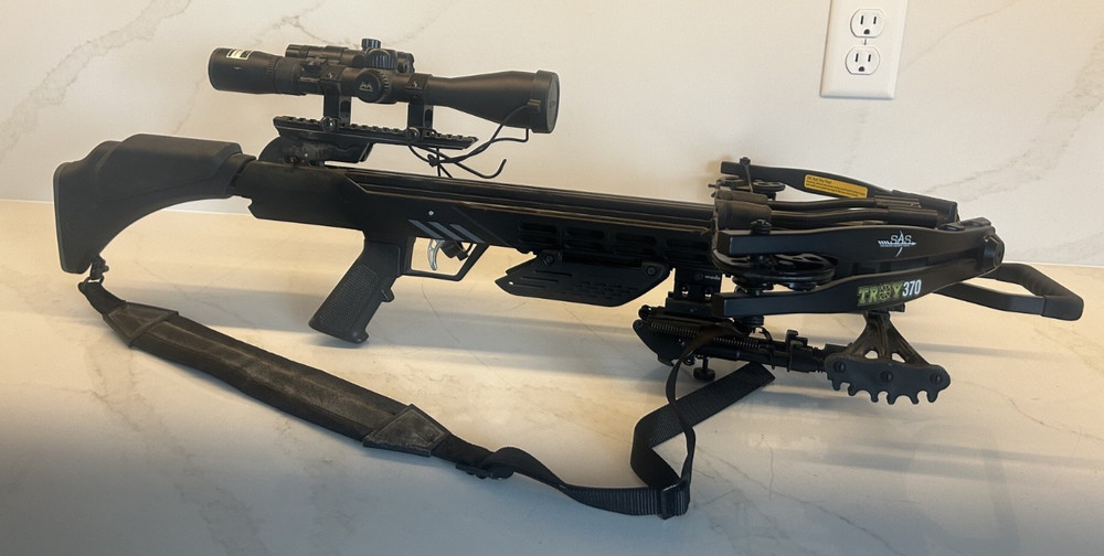 SAS Troy 370 Crossbow 4×32 Scope 185-pound compound crossbow 370 FPS