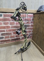Hoyt VTM 31 Origin Camo, RH, 60-70 Lbs. 25-30 in. Loaded, Exellent Condition!