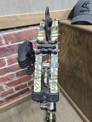 Hoyt VTM 31 Origin Camo, RH, 60-70 Lbs. 25-30 in. Loaded, Exellent Condition!