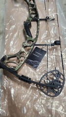 New Other – Hoyt Torrex – Right Hand – 60-70lbs. – 26″-30″ – Realtree/Black