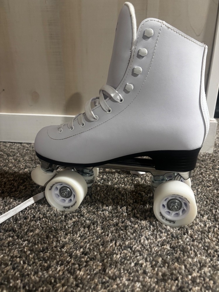Women’s White Nattork Skates, Size 11