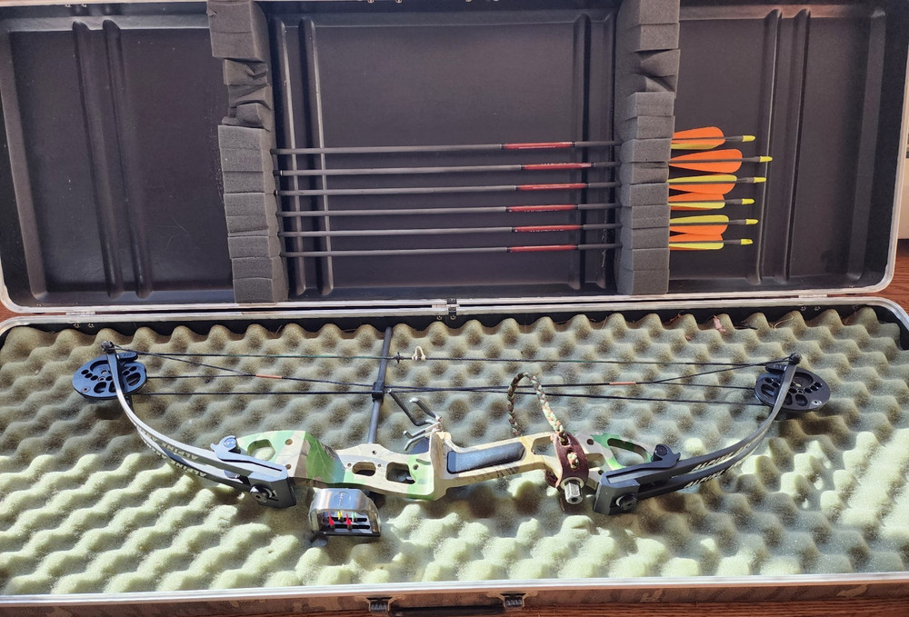 Alpine Archery USA Right-Hand Target Compound Bow 50lb 28in 33.5in Alum