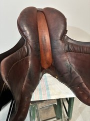 Beautiful imported Stubben Lohengrin cross-country/jumping saddle — 17.5