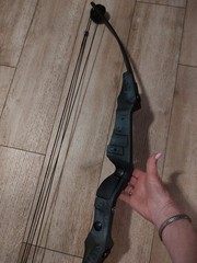 Bear Archery Right Hand Recurve Bow 65 lb 31 in Draw Black/Blue MPN 647926
