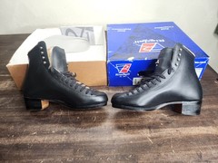 Riedell 336 Roller Skate Boots New SZ 5.5 M NOS BLACK LEATHER HIGH QUALITY VTG